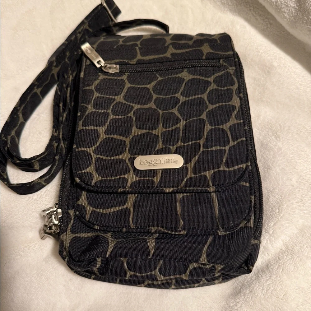 Baggallini Giraffe, Crossbody Bag NWOT - Picture 3 of 3
